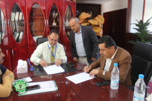 توقيع عقد شراكة مع فرع الهيئة العامة للبريد وجامعة جبلة للعلوم الطبية والصحية